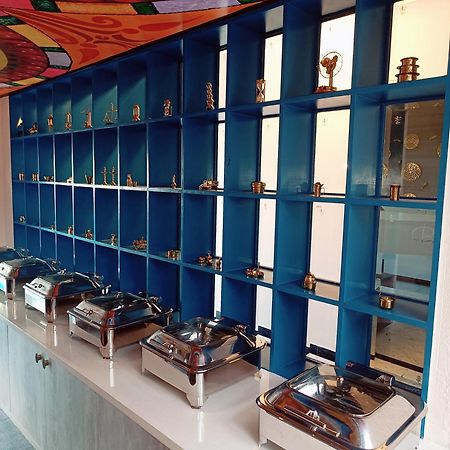 Bay Breeze Suites Chennai Bagian luar foto