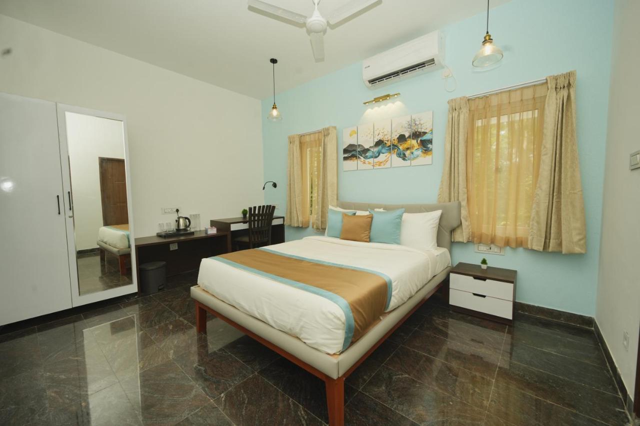 Bay Breeze Suites Chennai Bagian luar foto