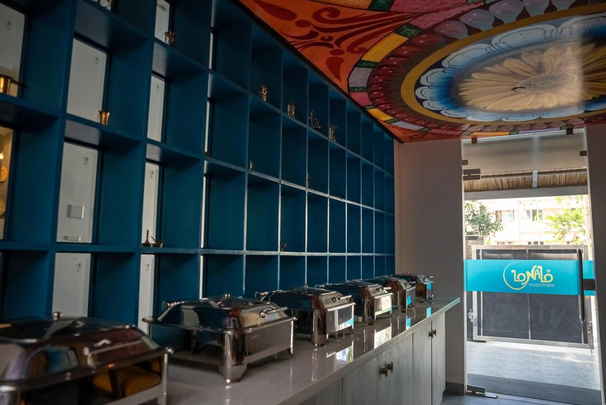 Bay Breeze Suites Chennai Bagian luar foto