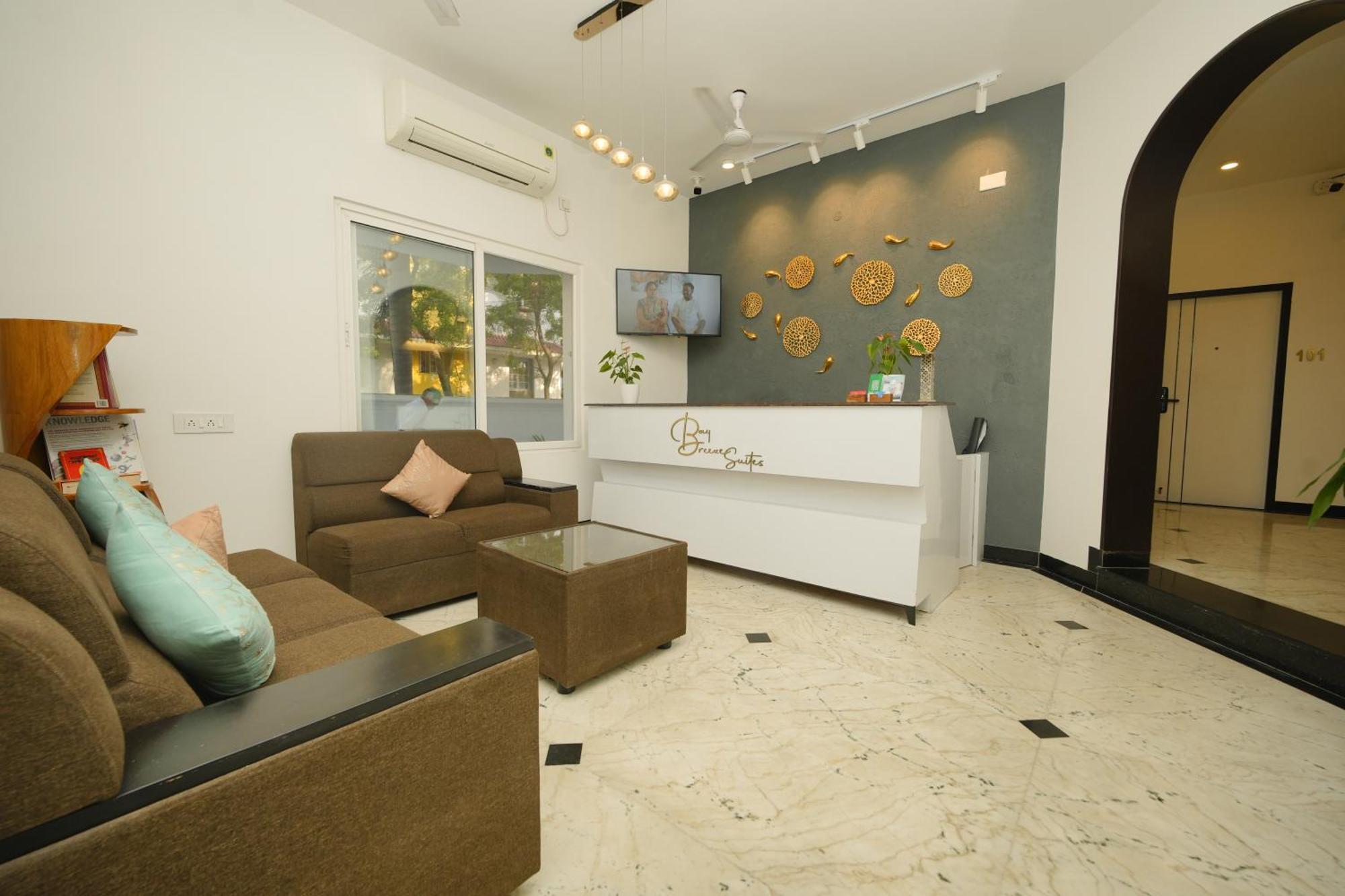 Bay Breeze Suites Chennai Bagian luar foto