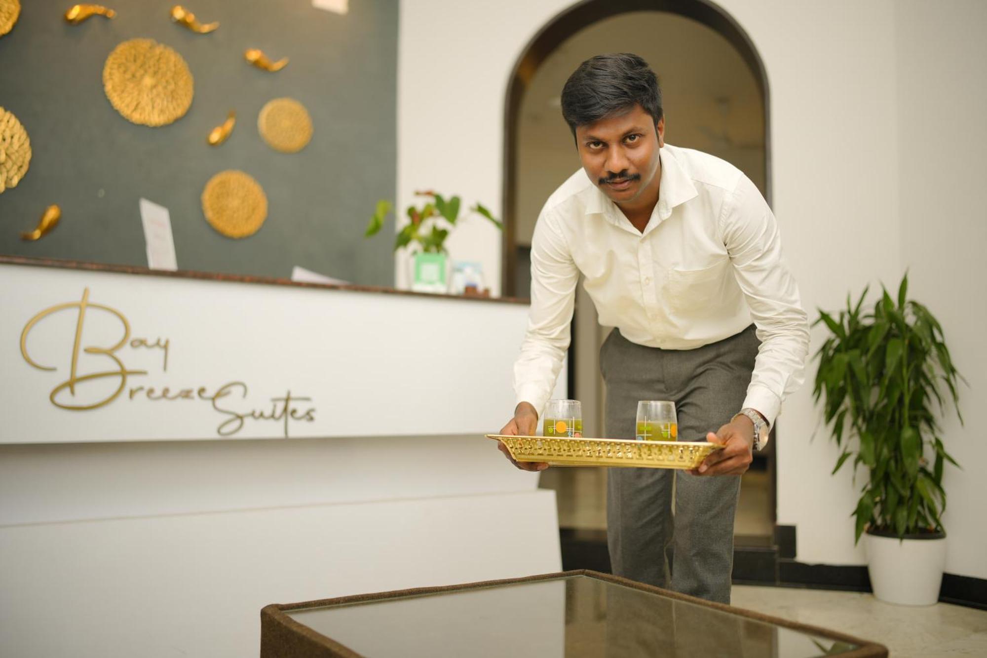 Bay Breeze Suites Chennai Bagian luar foto