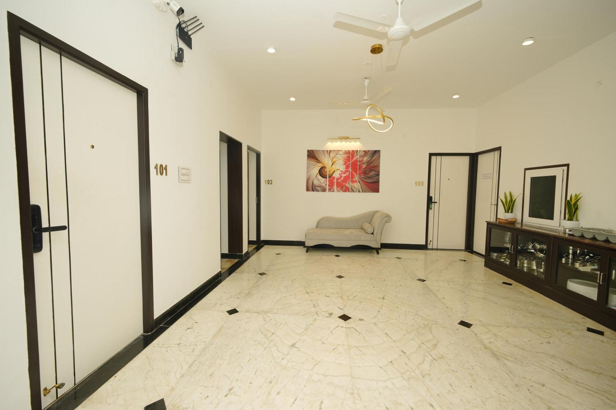 Bay Breeze Suites Chennai Bagian luar foto