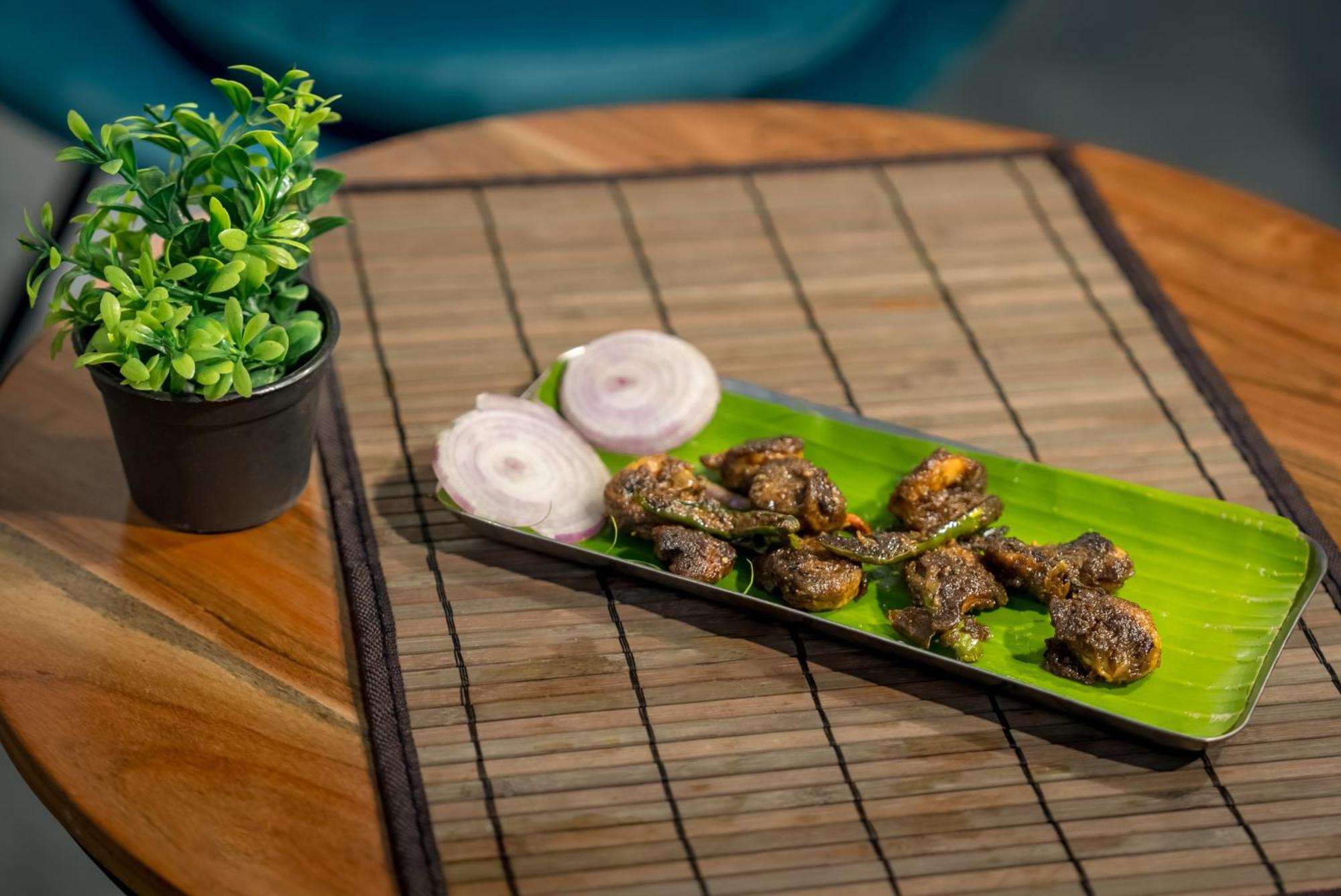Bay Breeze Suites Chennai Bagian luar foto
