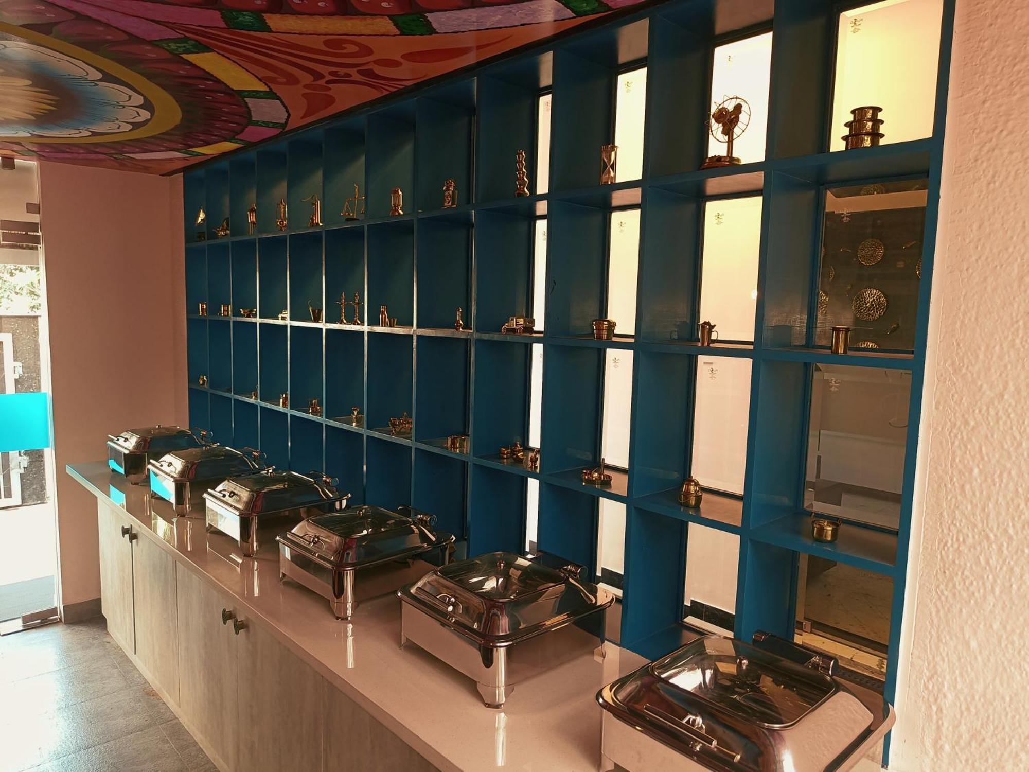 Bay Breeze Suites Chennai Bagian luar foto