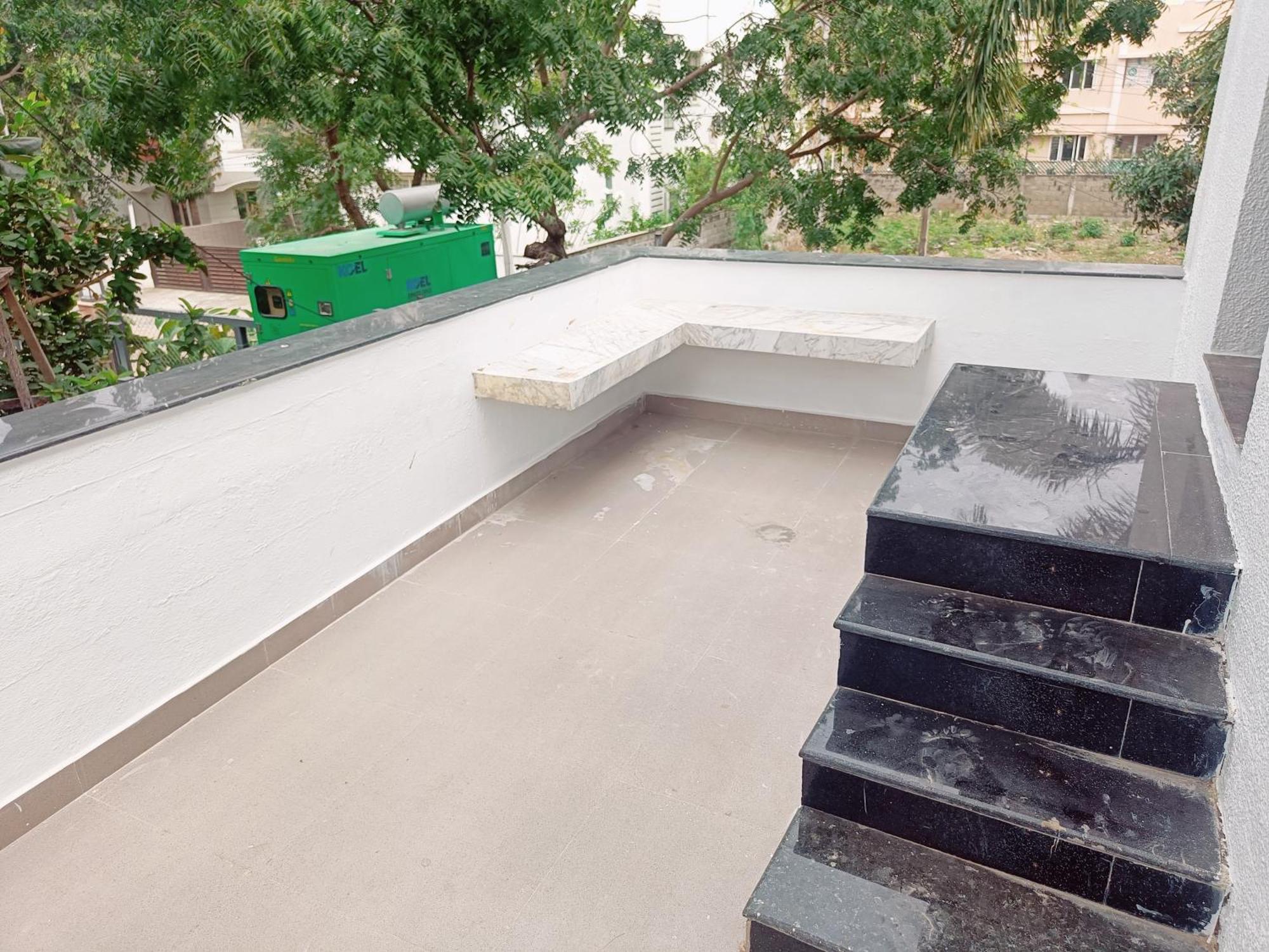 Bay Breeze Suites Chennai Bagian luar foto