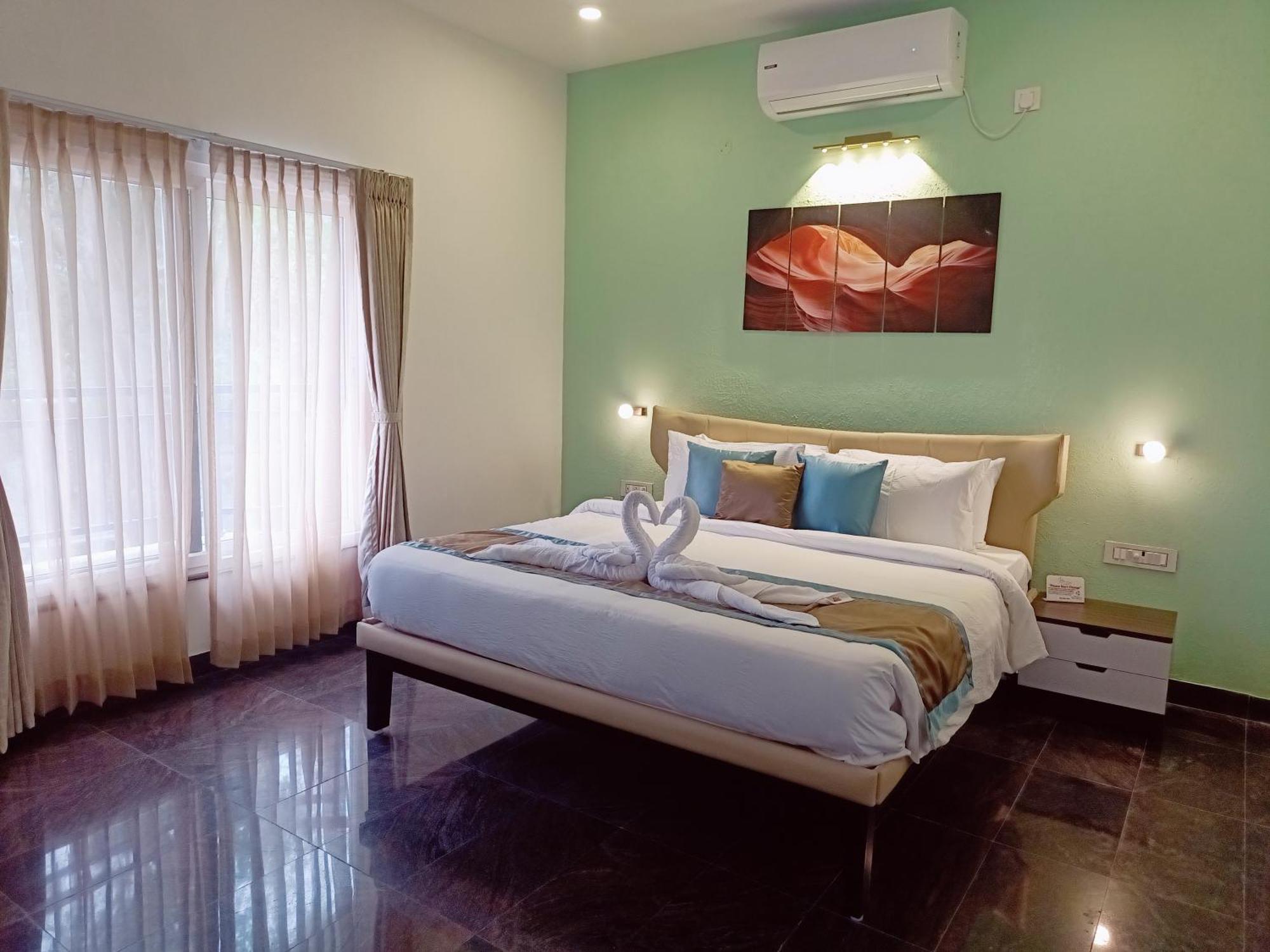 Bay Breeze Suites Chennai Bagian luar foto