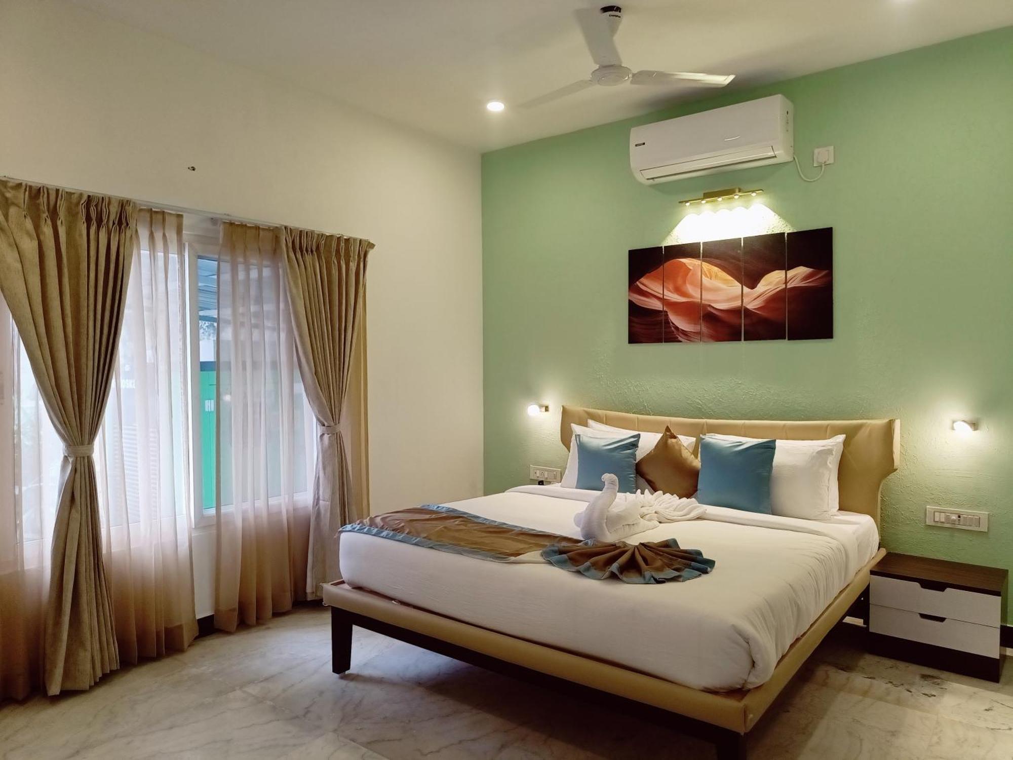 Bay Breeze Suites Chennai Bagian luar foto