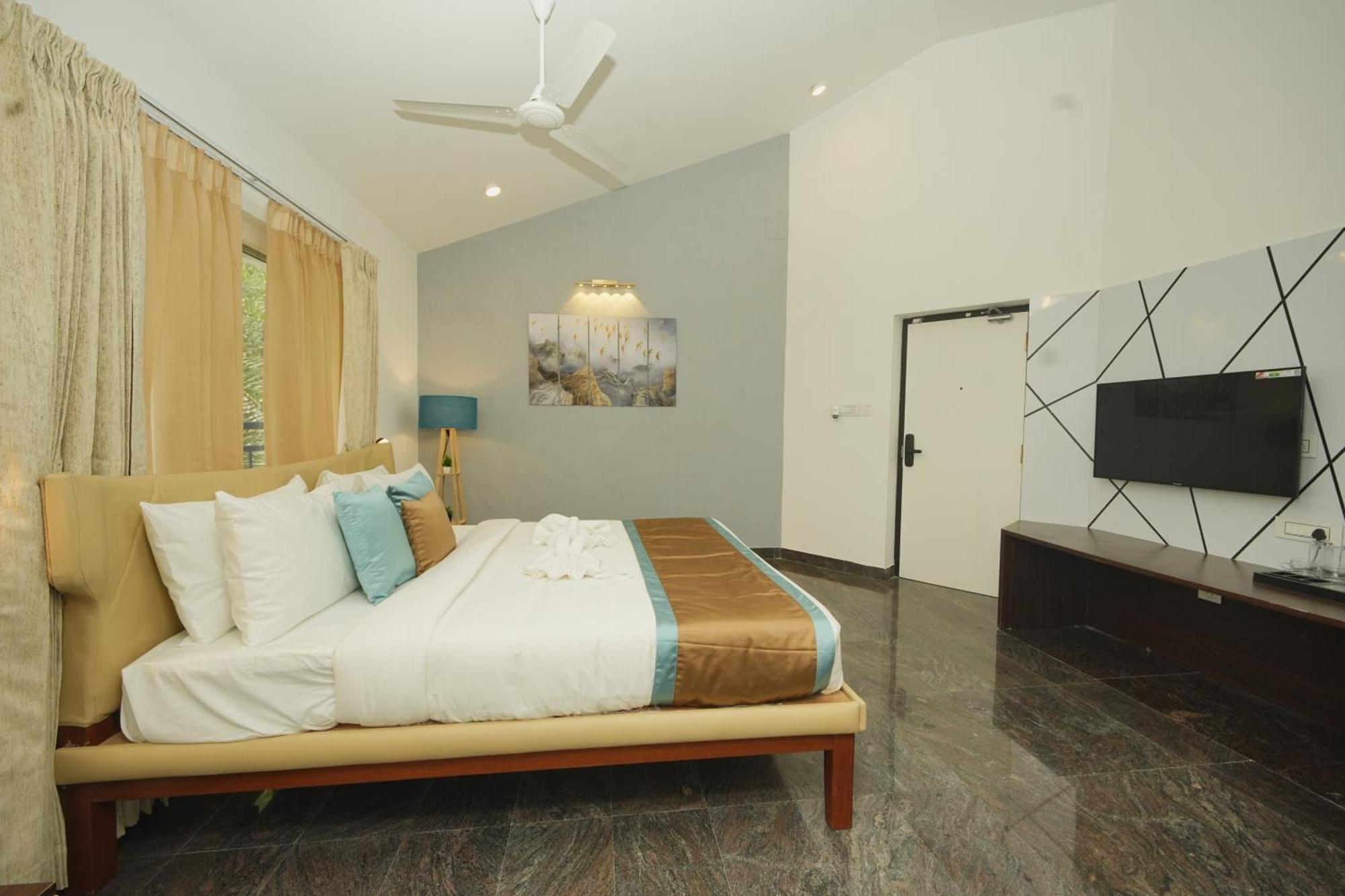 Bay Breeze Suites Chennai Bagian luar foto