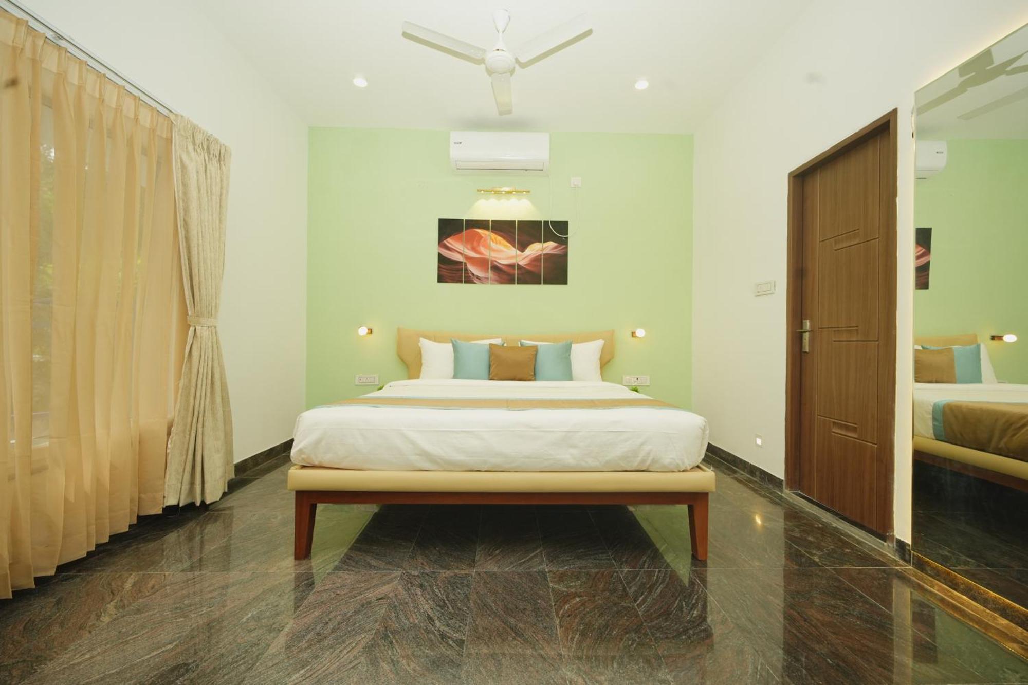Bay Breeze Suites Chennai Bagian luar foto